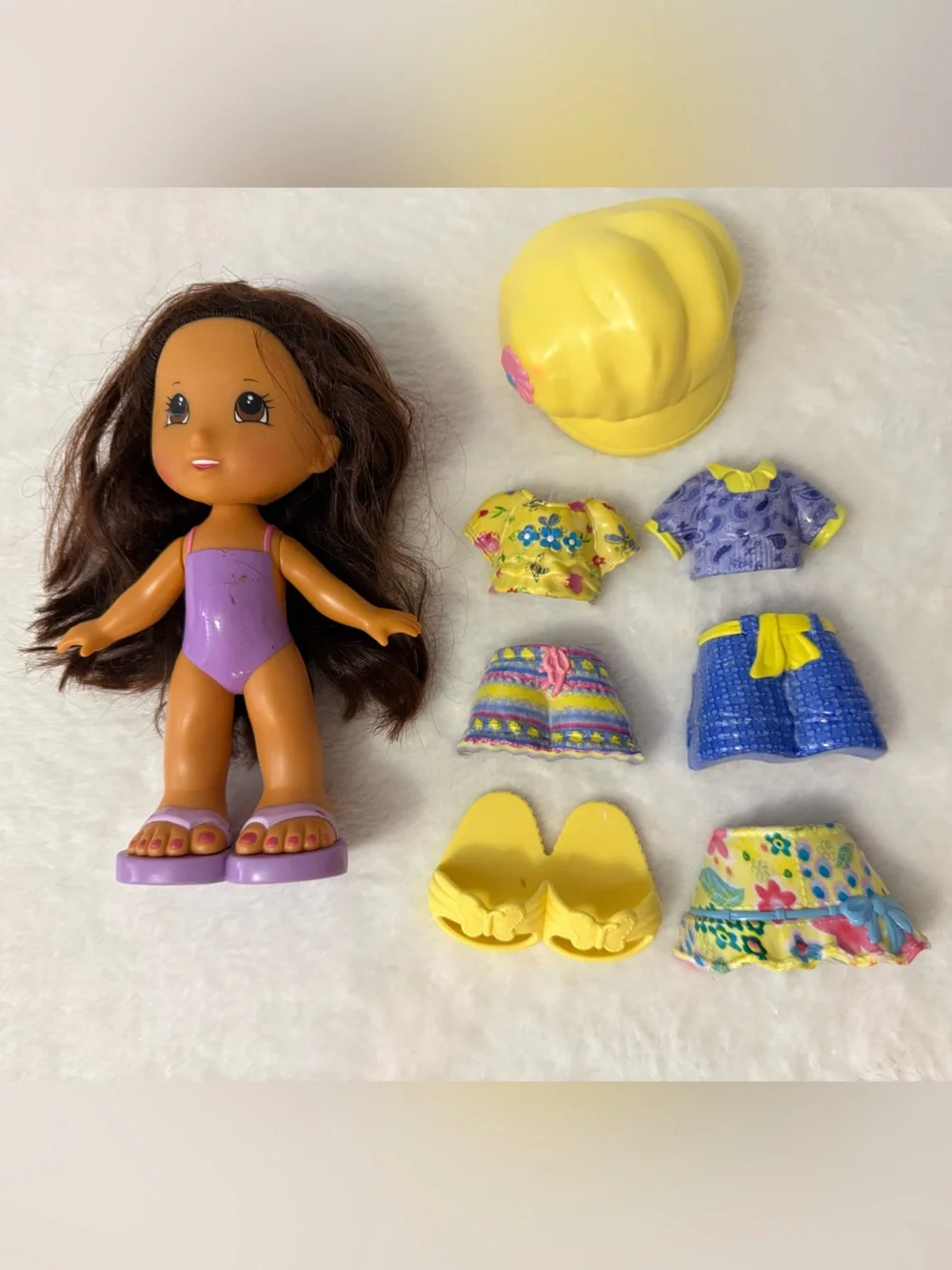 Fisher Price Snap N Style Erika Brown Hair Doll With Outfits and Accessories